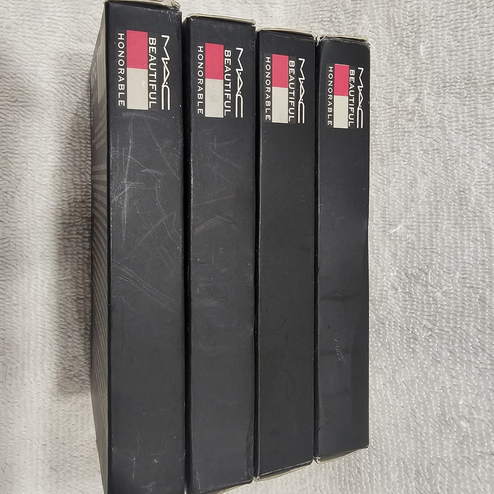 MAC Cosmetics Collectible Hello Kitty Eye Shadow Palettes #1, 2, 3, & 4 NIB Rare - Picture 5 of 6